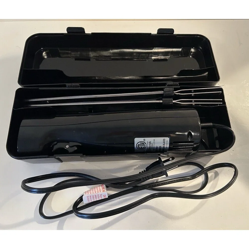 COOKS Electric Knife With Case And 2 Blades - Excellent Condition